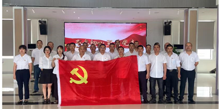 龙蟒磷化工党支部欢庆“七一”建党节